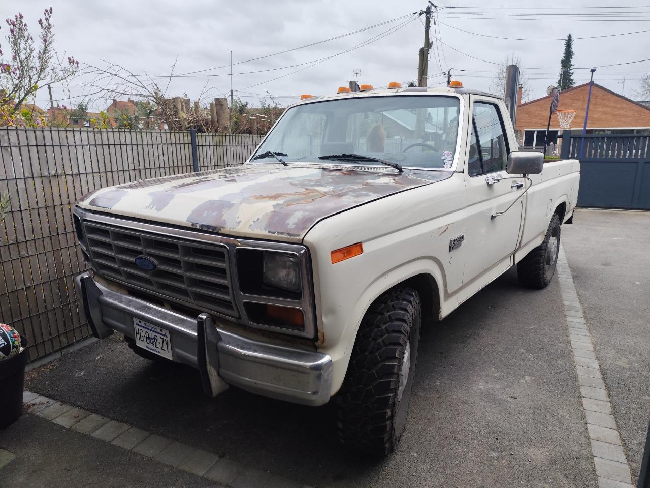 FORD F250 - 1986 LesAnciennes.com