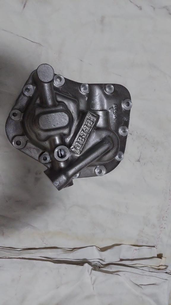 Couvercle arrière de boîte de vitesses Ferrari F40 LesAnciennes.com