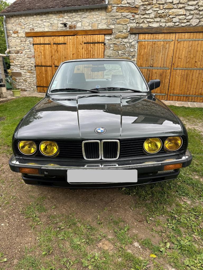 BMW 323 - 1984 LesAnciennes.com