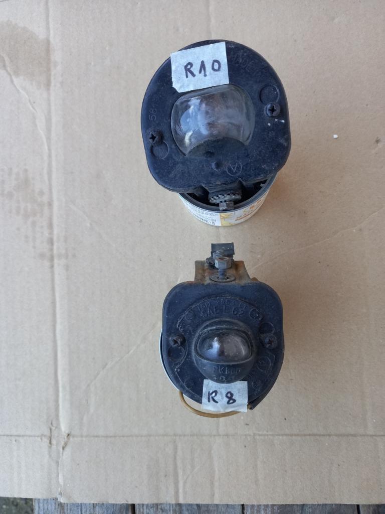 Eclair. de plaque RENAULT 8 , 10 LesAnciennes.com