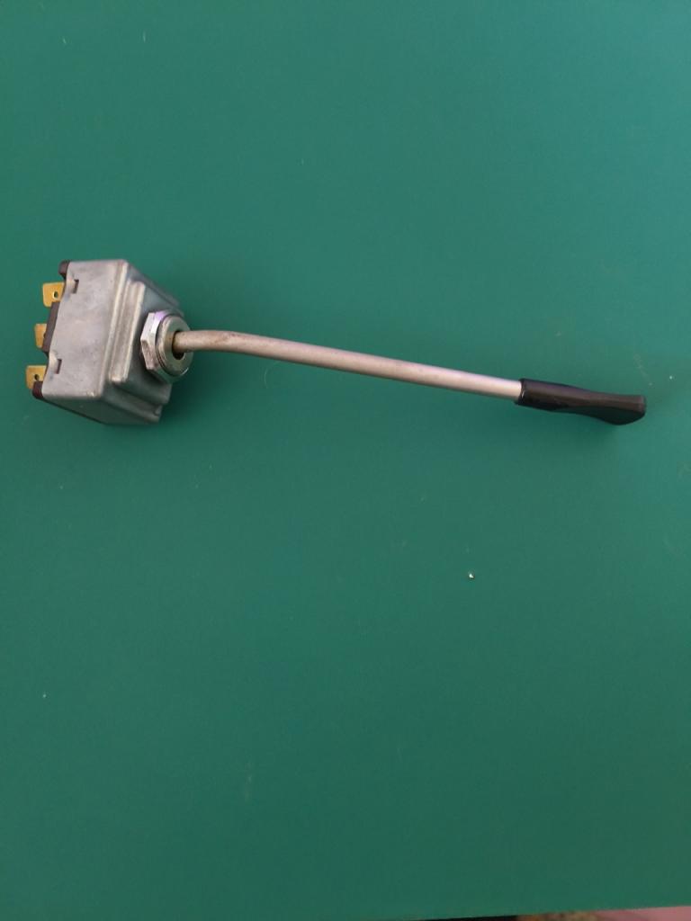 Commodo clignotant universel ancien levier 13cm LesAnciennes.com