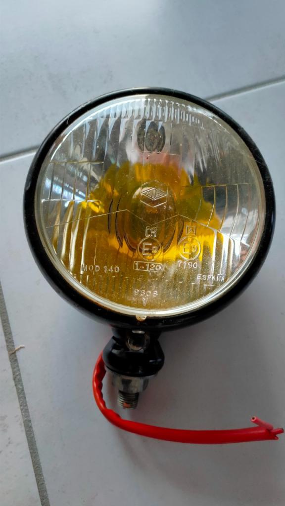 Phare Rond de marque "Rinder" LesAnciennes.com