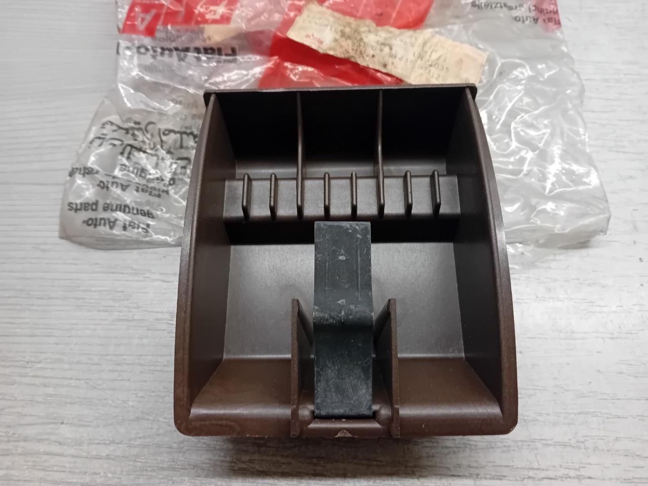 4454969 – CENDRIER MARRON NEUF FIAT RITMO SERIE 1 LesAnciennes.com