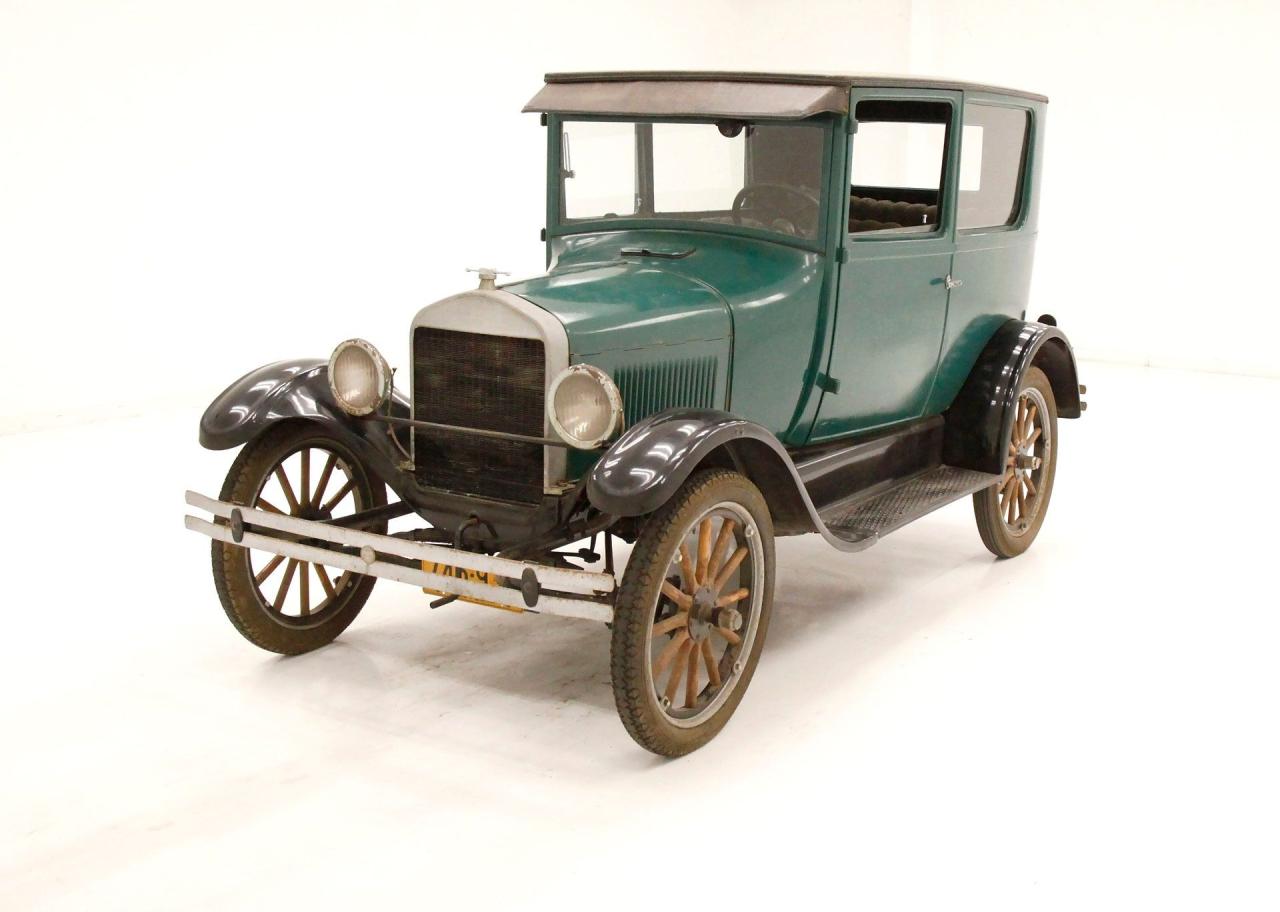 1926 Ford Model T Tudor Sedan LesAnciennes.com