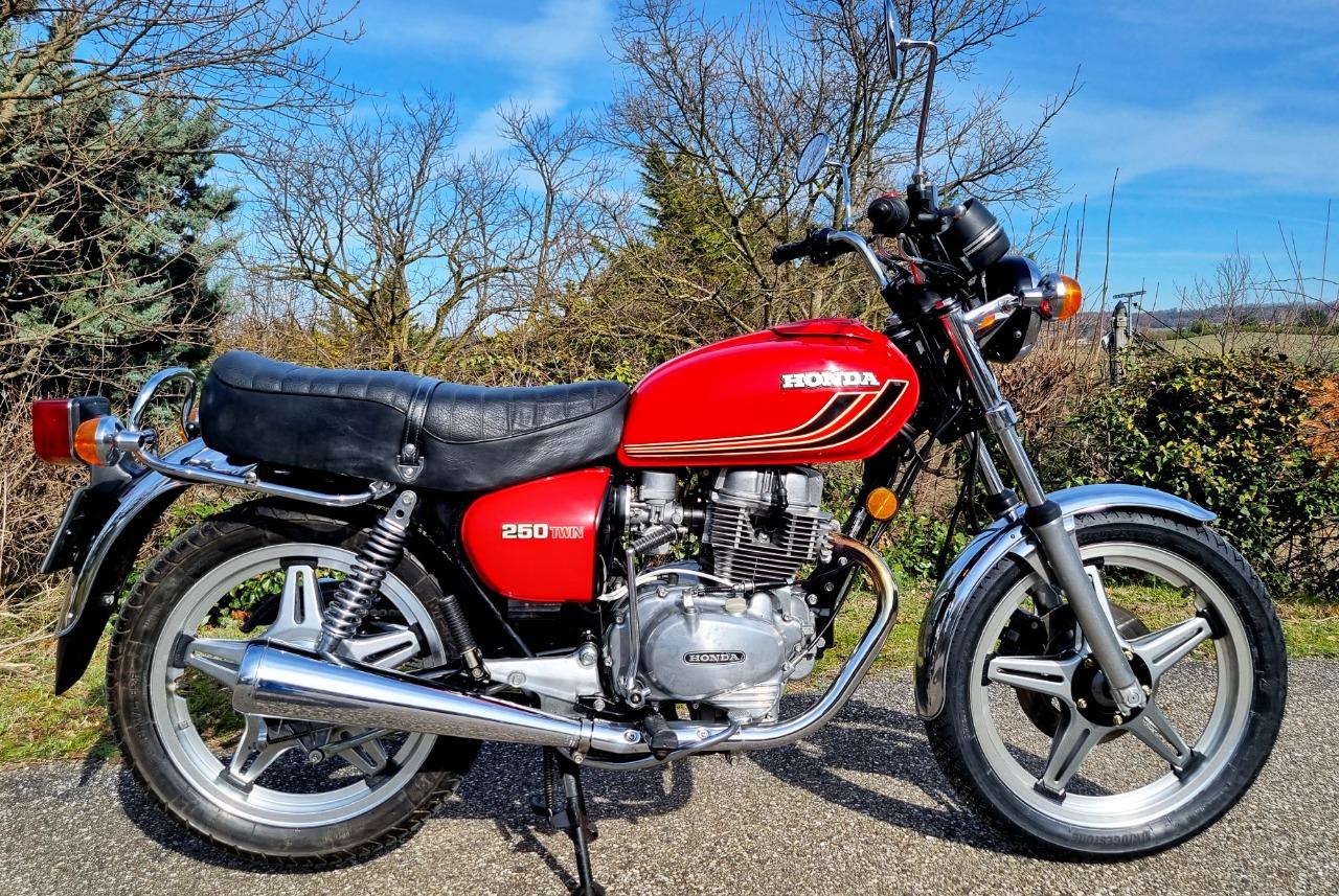 HONDA CB 250 T Dream - 1978 LesAnciennes.com