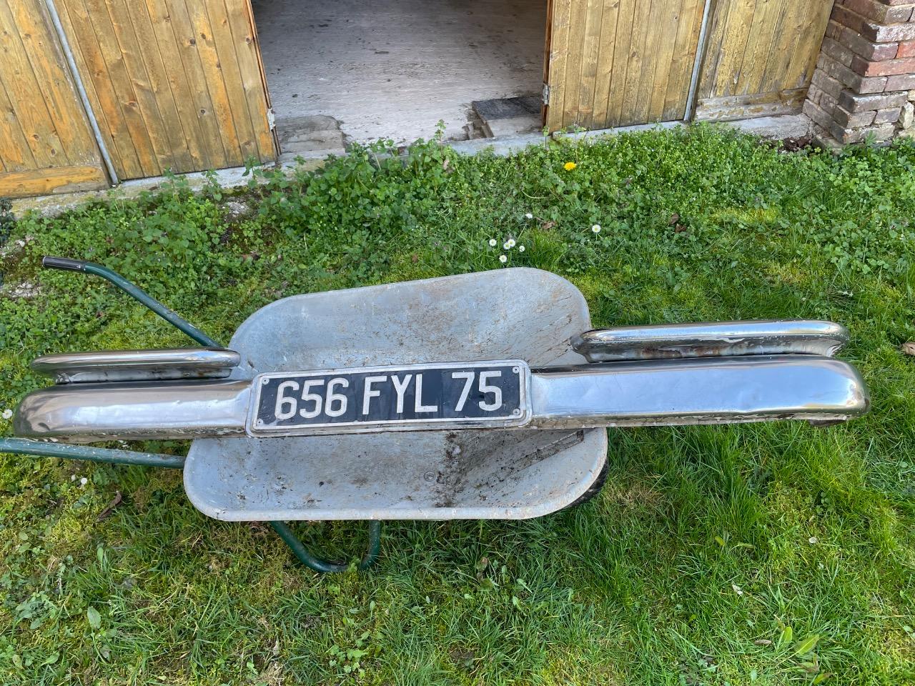 Pare-chocs MERCEDES 220 SEB W111 LesAnciennes.com