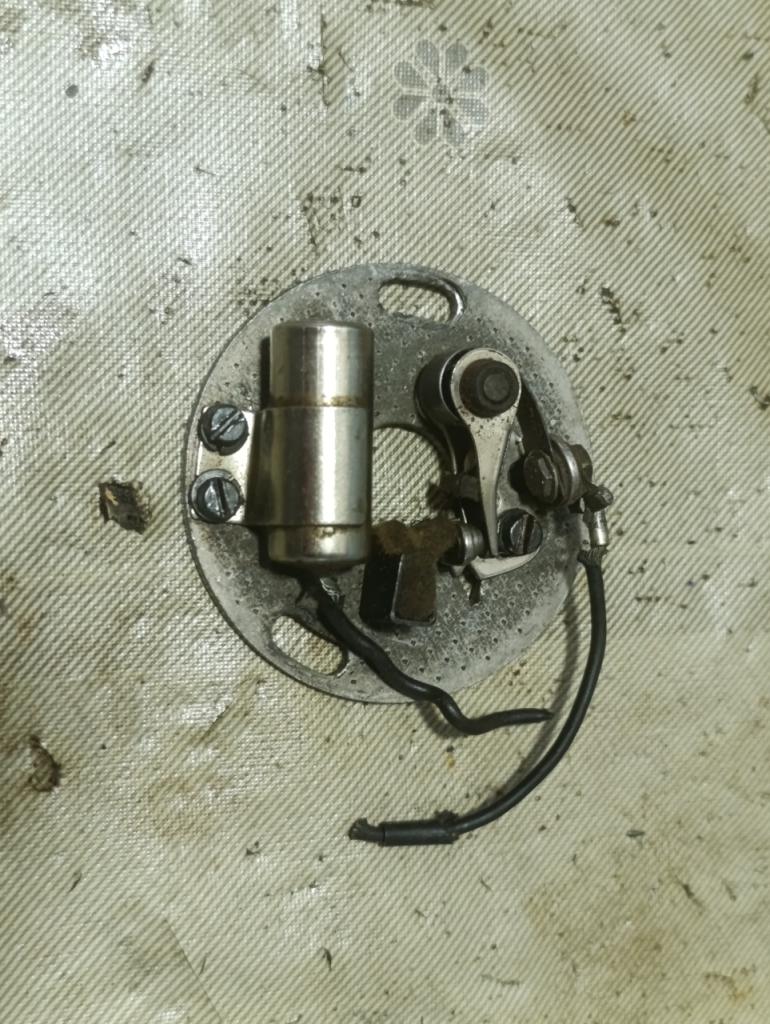 Support condensateur Ducati 125 175 200 250 350 LesAnciennes.com