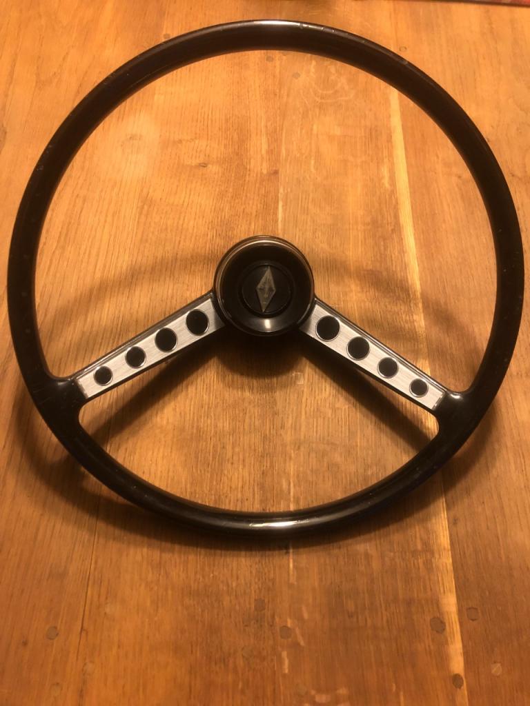 Volant RENAULT 8 S LesAnciennes.com