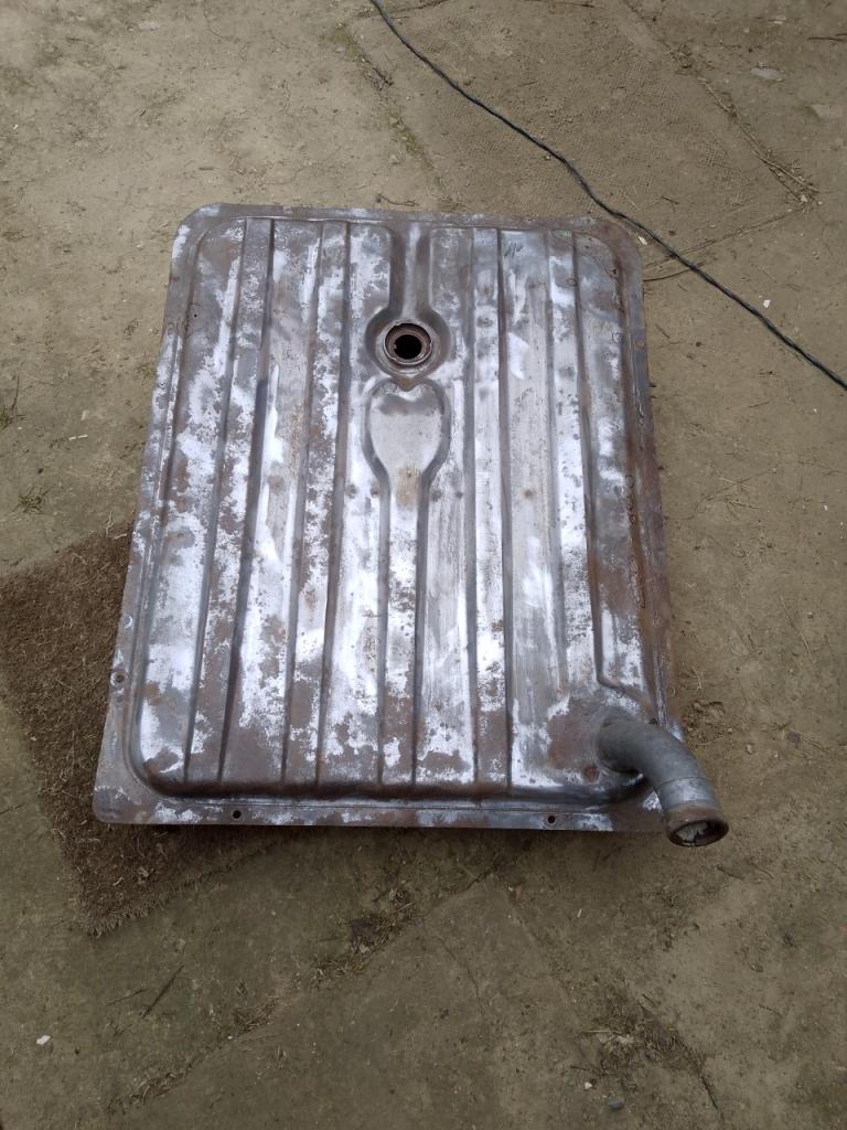 Reservoir RENAULT 16 (R16) LesAnciennes.com