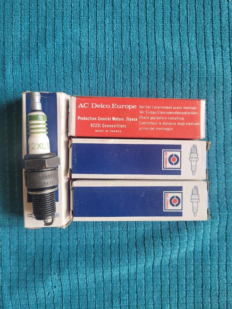 Bougies AC 41-2 XLS LesAnciennes.com