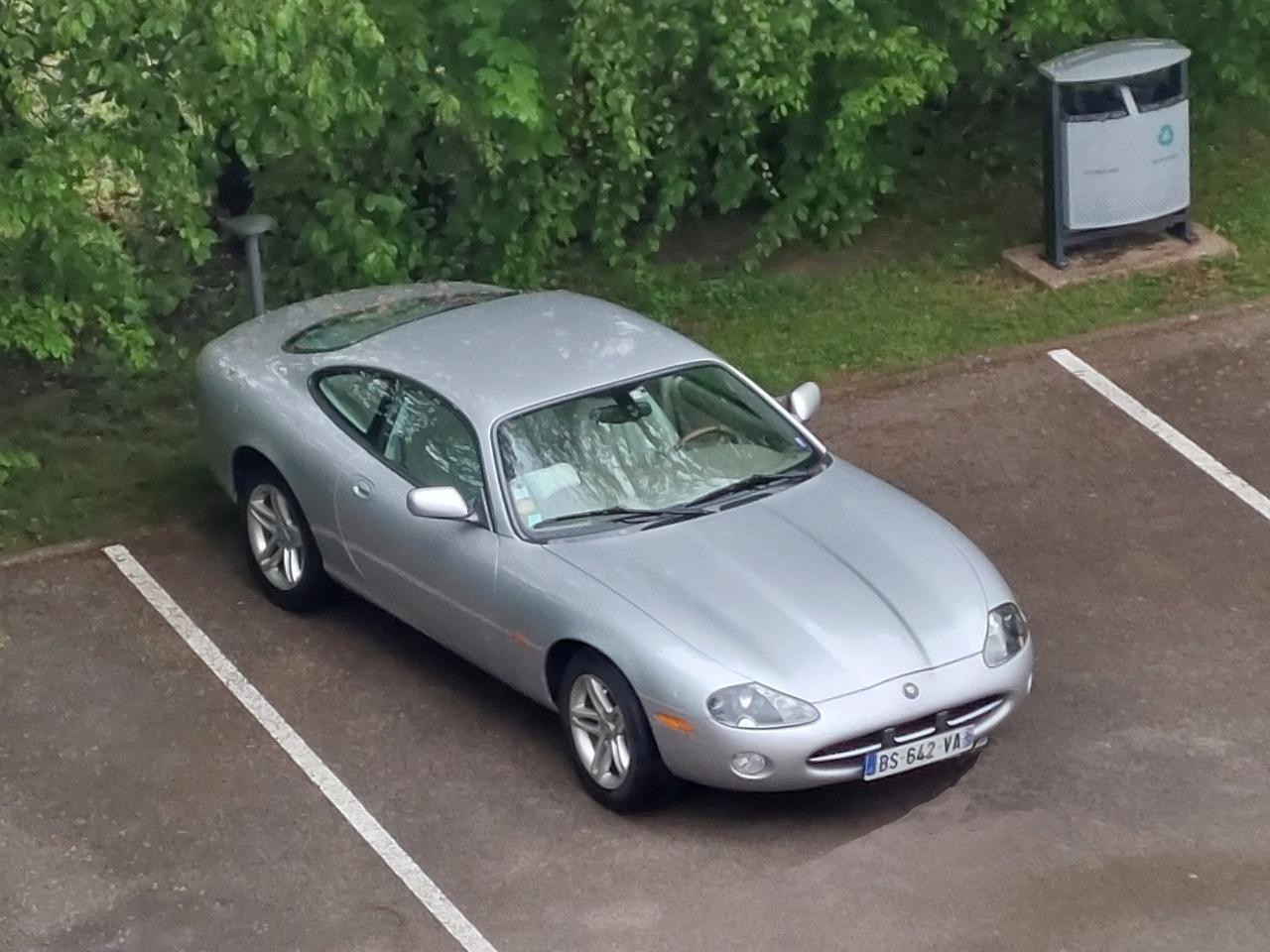 JAGUAR XK8 coupé - 2003 LesAnciennes.com