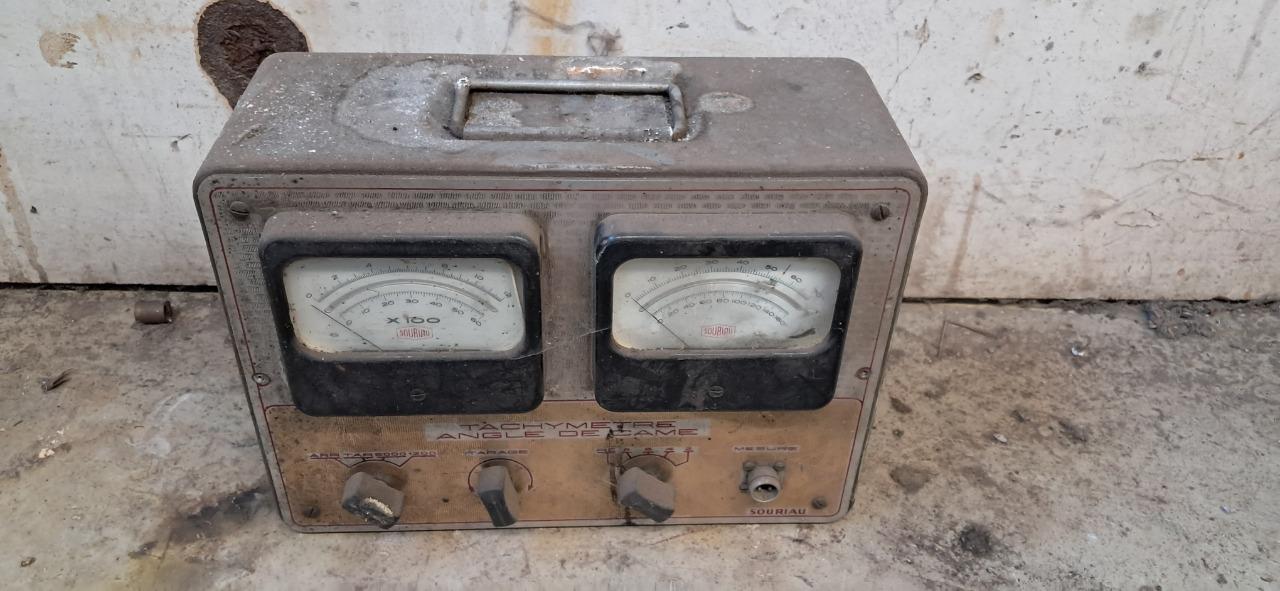 Tachymètre SOURIAU LesAnciennes.com