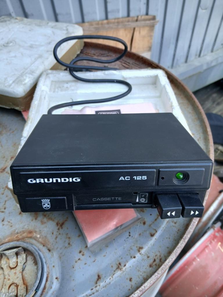 Autoradio vintage LesAnciennes.com