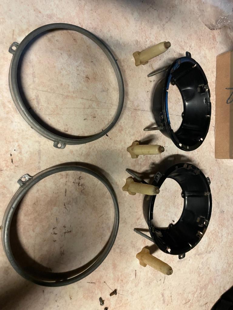 Cerclage phare bmw e21 LesAnciennes.com