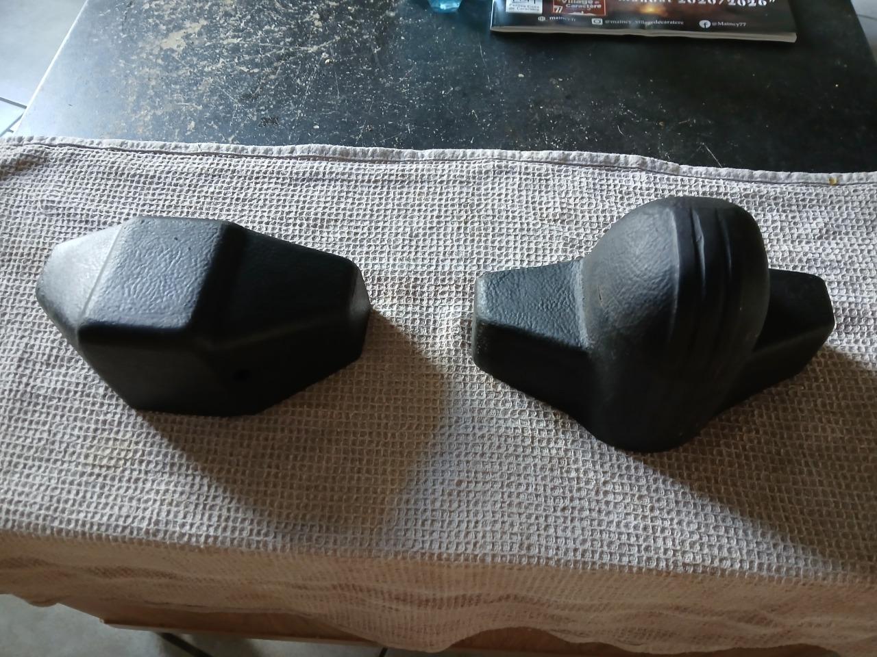 Cache rotule attelage ancien LesAnciennes.com