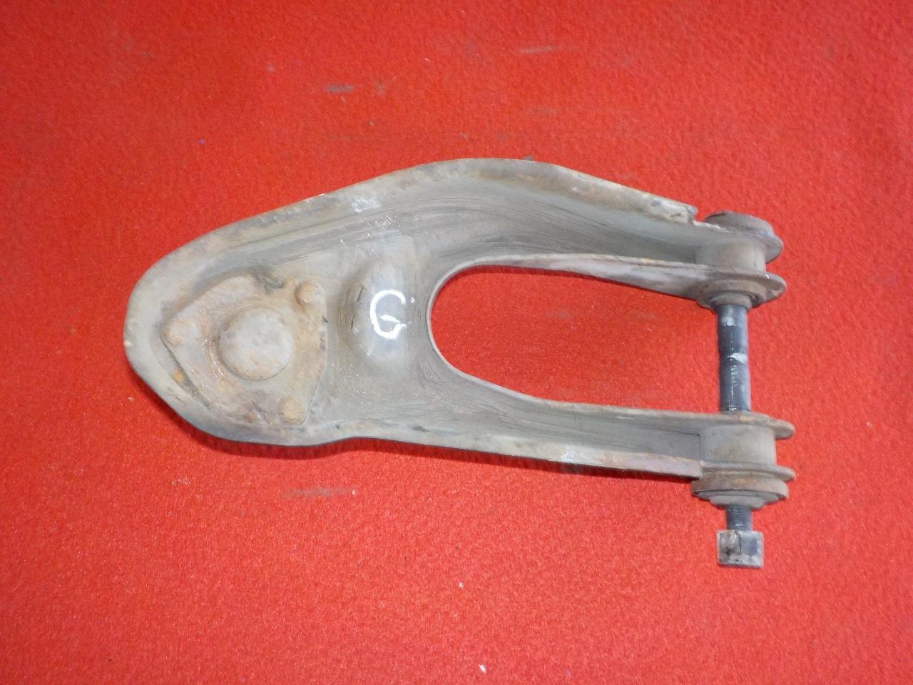Triangle RENAULT 8 (R8) LesAnciennes.com