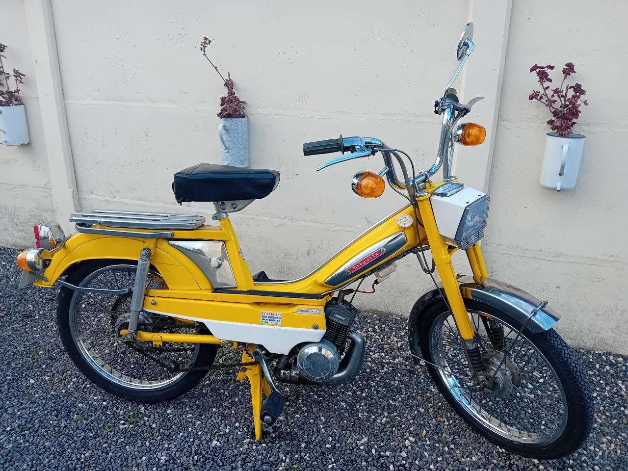 MOTOBECANE AV 50 50 VLC - 1974 LesAnciennes.com