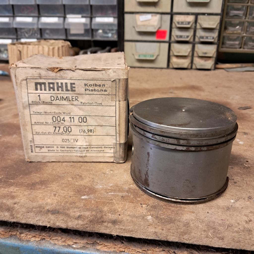 Piston complet DAIMLER 77mm neuf LesAnciennes.com