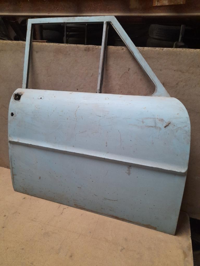 SIMCA Vedette versailles portes AV AR coffre LesAnciennes.com