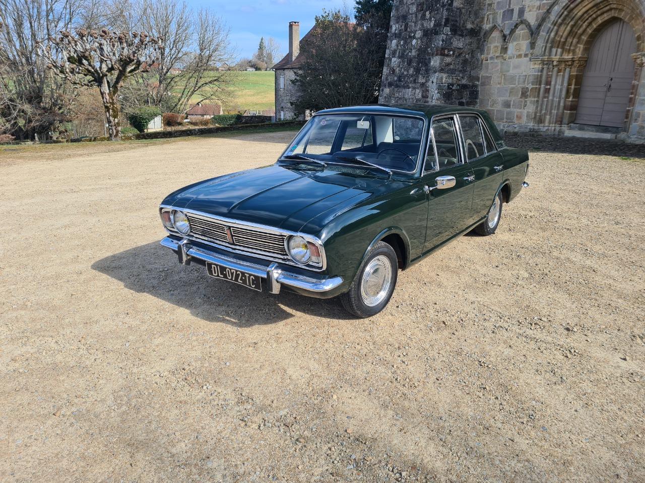 FORD Cortina 1500GT - 1967 LesAnciennes.com