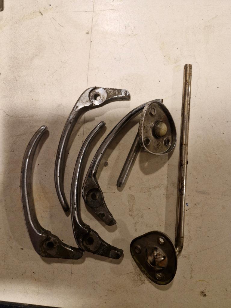 Pièces RENAULT 4CV LesAnciennes.com