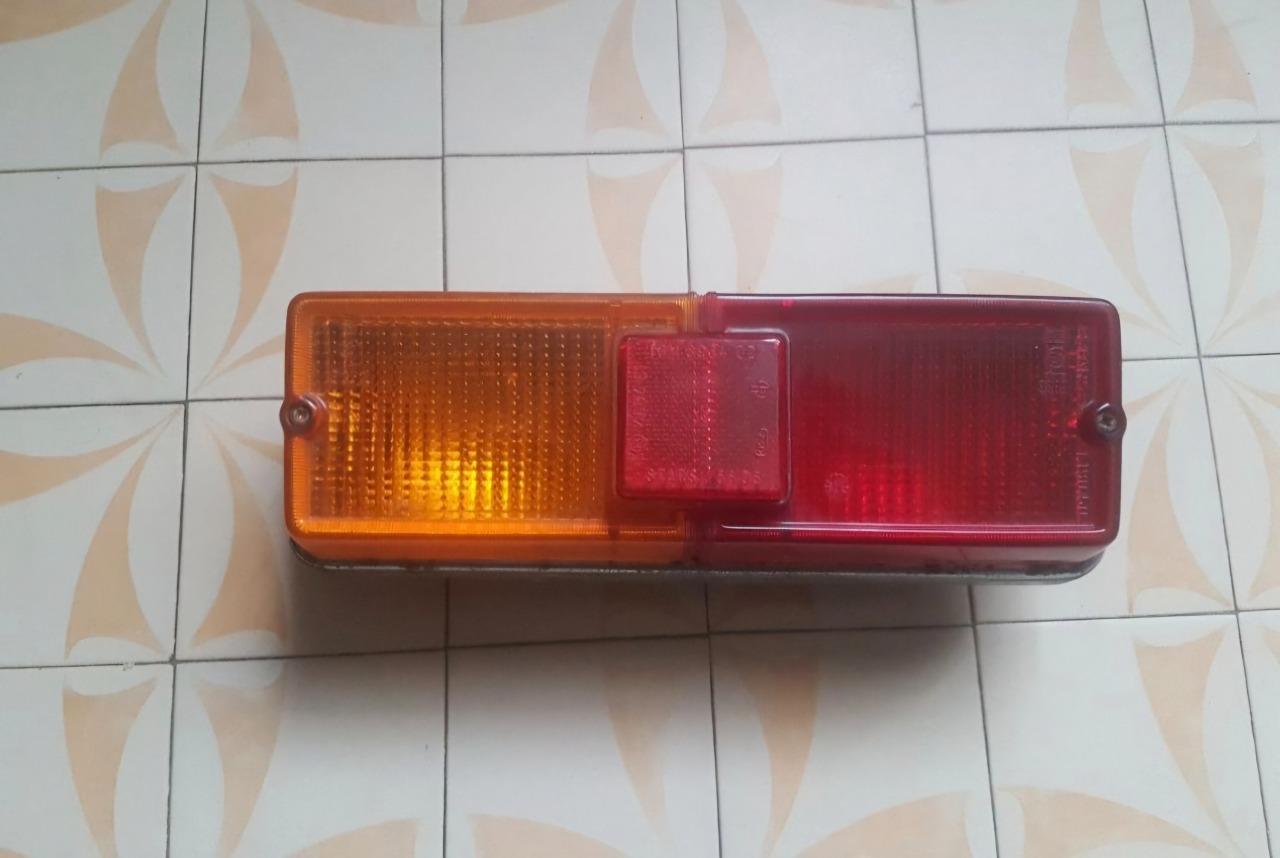 Feu arrière gauche Fiat 128 LesAnciennes.com