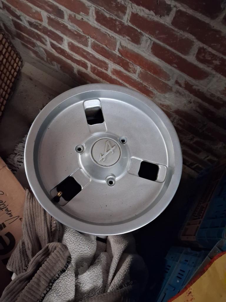 Jantes RENAULT 5 (R5) LesAnciennes.com