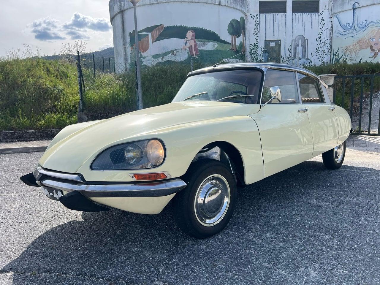 1960 Citroën ID19 LesAnciennes.com