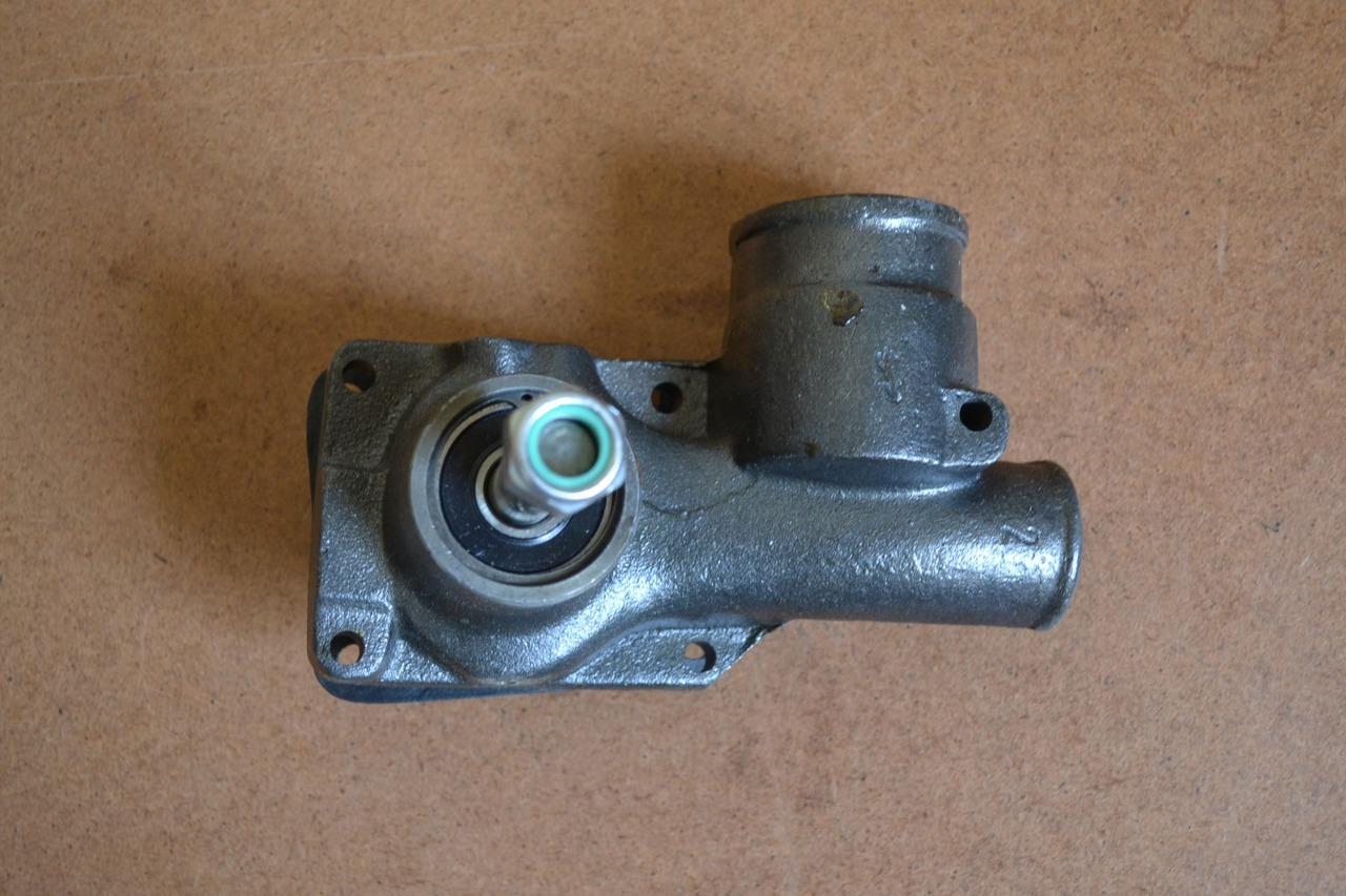 Pompe à eau non débrayable PEUGEOT 403, neuve LesAnciennes.com