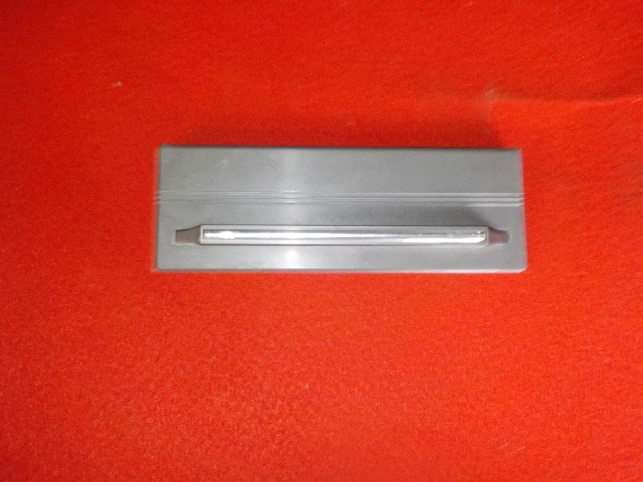 Portillon de boîte à gant R8 Gordini ou s LesAnciennes.com