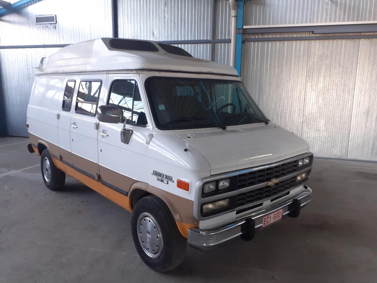 CHEVROLET Chevy Van G.30 FOURGON - 1993 LesAnciennes.com