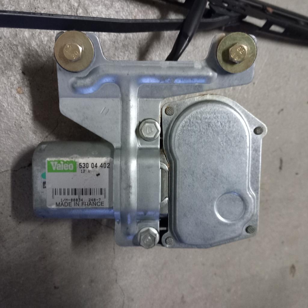 Essuie-glace arrière 205 GTI LesAnciennes.com