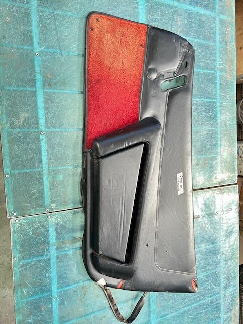 Panneau de porte intérieur droit pour Ferrari 328 LesAnciennes.com