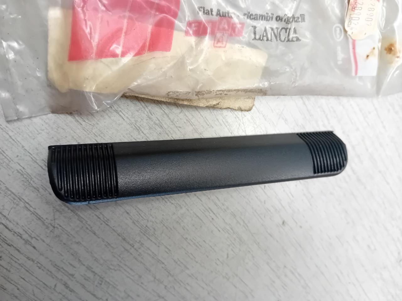 4289024 POIGNEE HAYON COFFRE FIAT 127 3 PORTES LesAnciennes.com