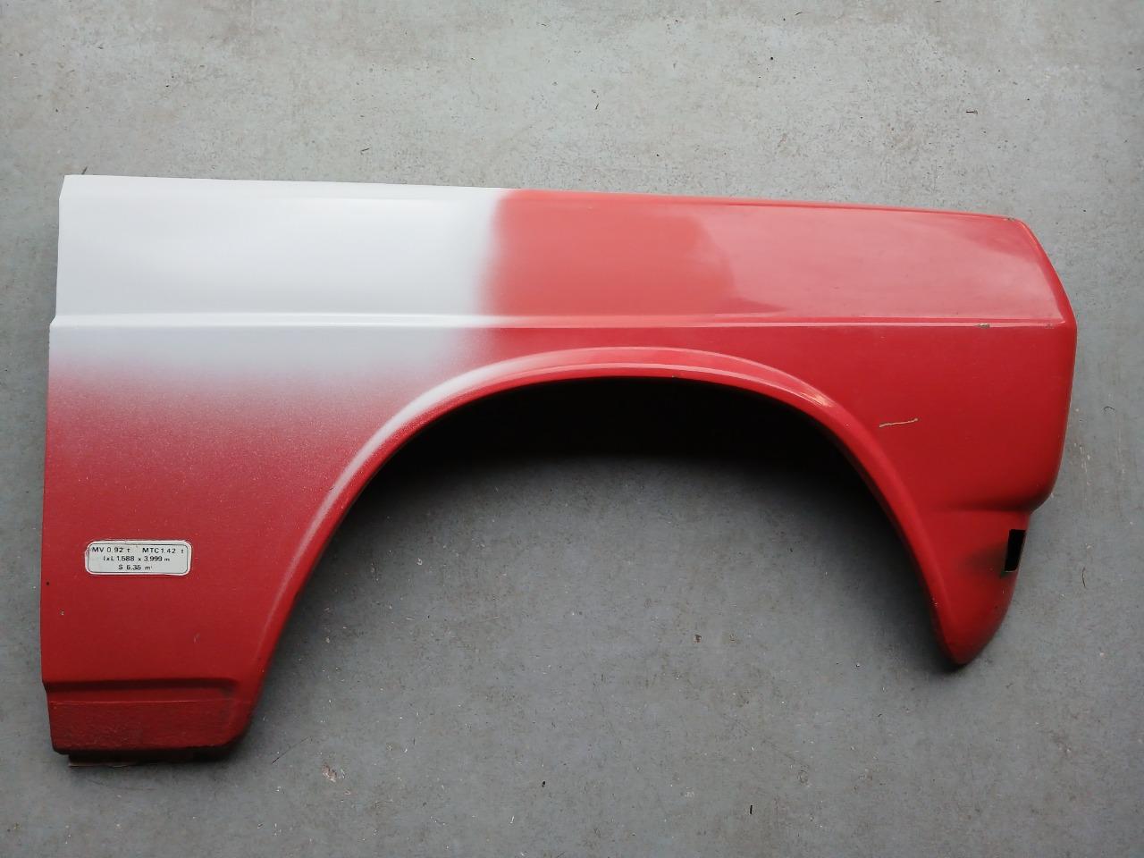 Aile avant droite rouge SIMCA 1100 LesAnciennes.com