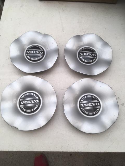 Cabochons jantes VOLVO 850 ou V70 LesAnciennes.com