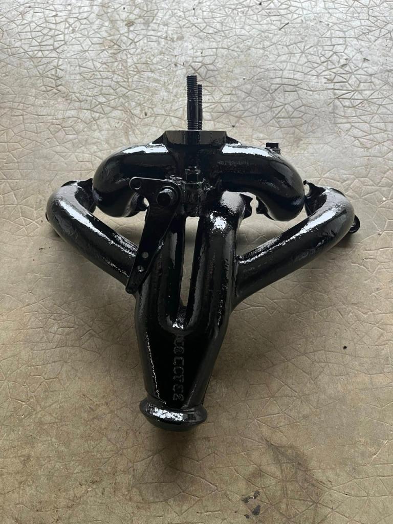 Collecteur ALPINE RENAULT A108 LesAnciennes.com