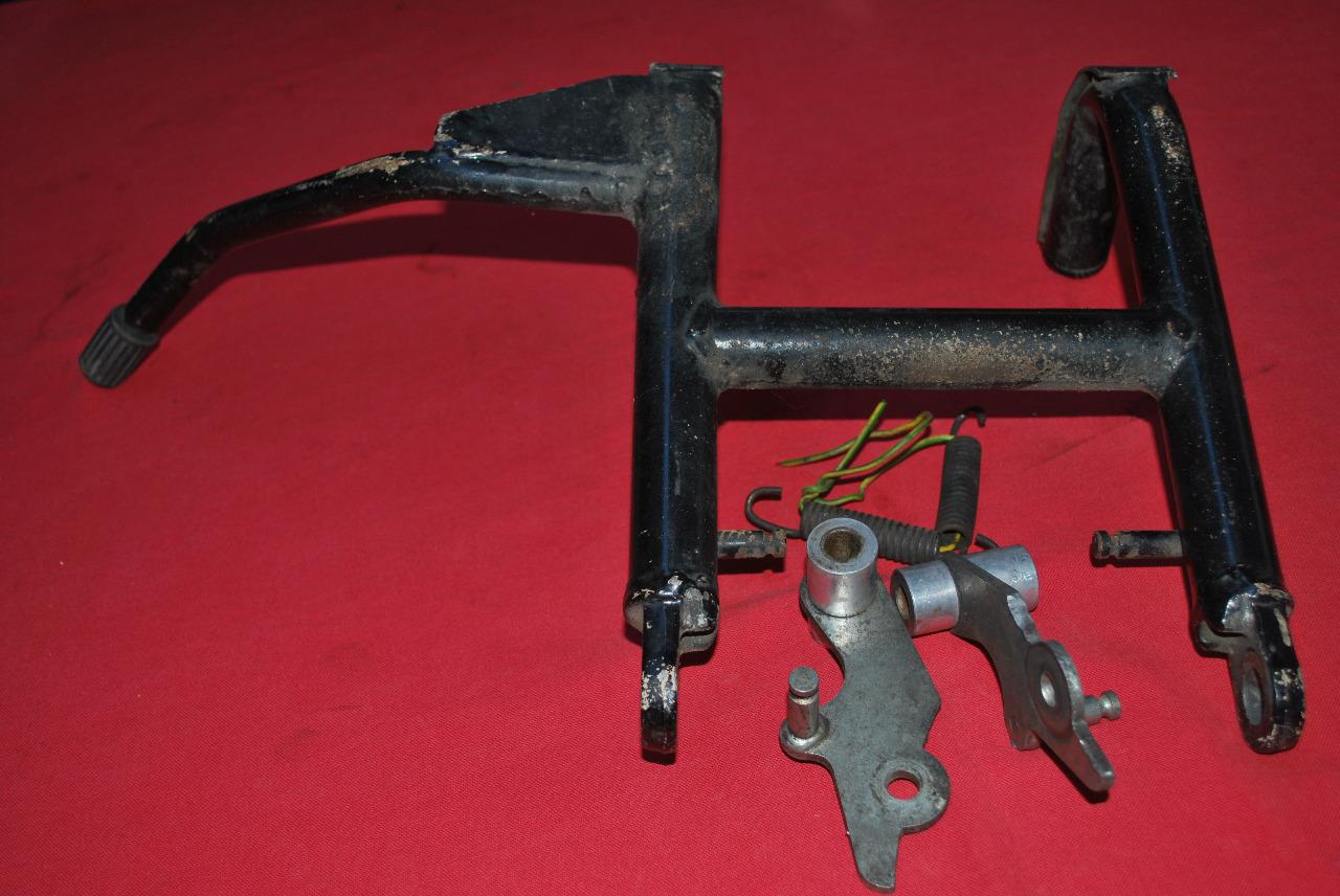 Béquille centrale GUZZI California LesAnciennes.com