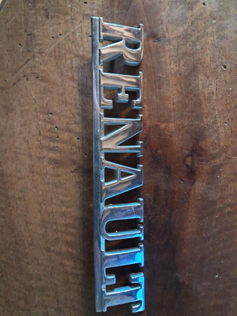 Monogramme RENAULT R LesAnciennes.com