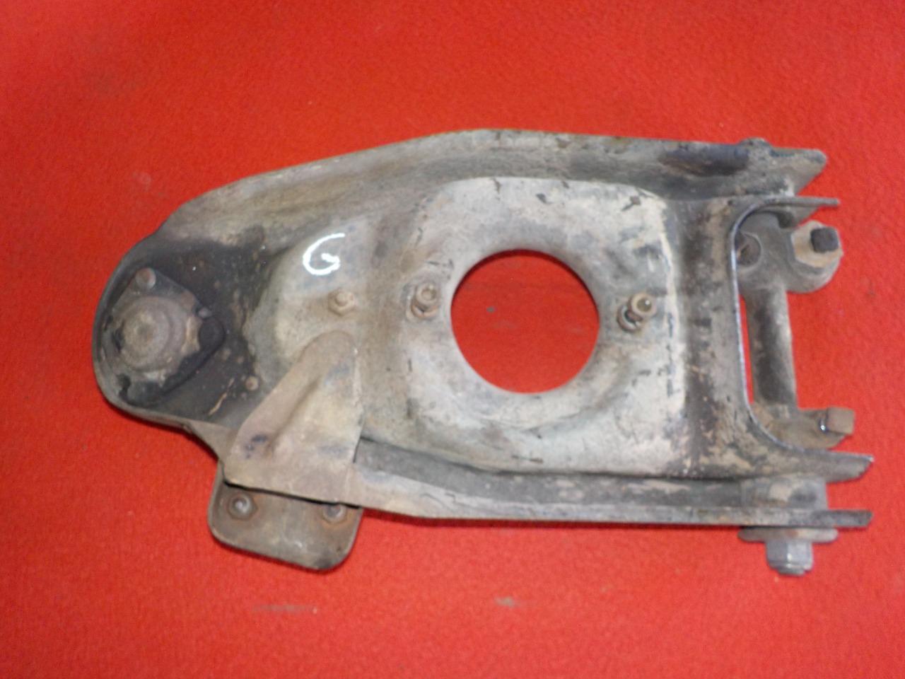 Triangle av RENAULT 8 (R8) ou A110 LesAnciennes.com