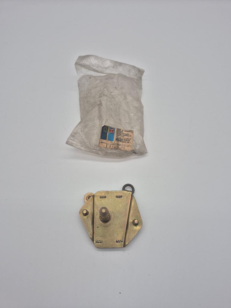 Commande d'ouverture de porte PEUGEOT 404 LesAnciennes.com