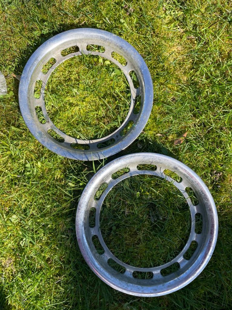 Enjoliveurs MERCEDES 230 S W111 LesAnciennes.com