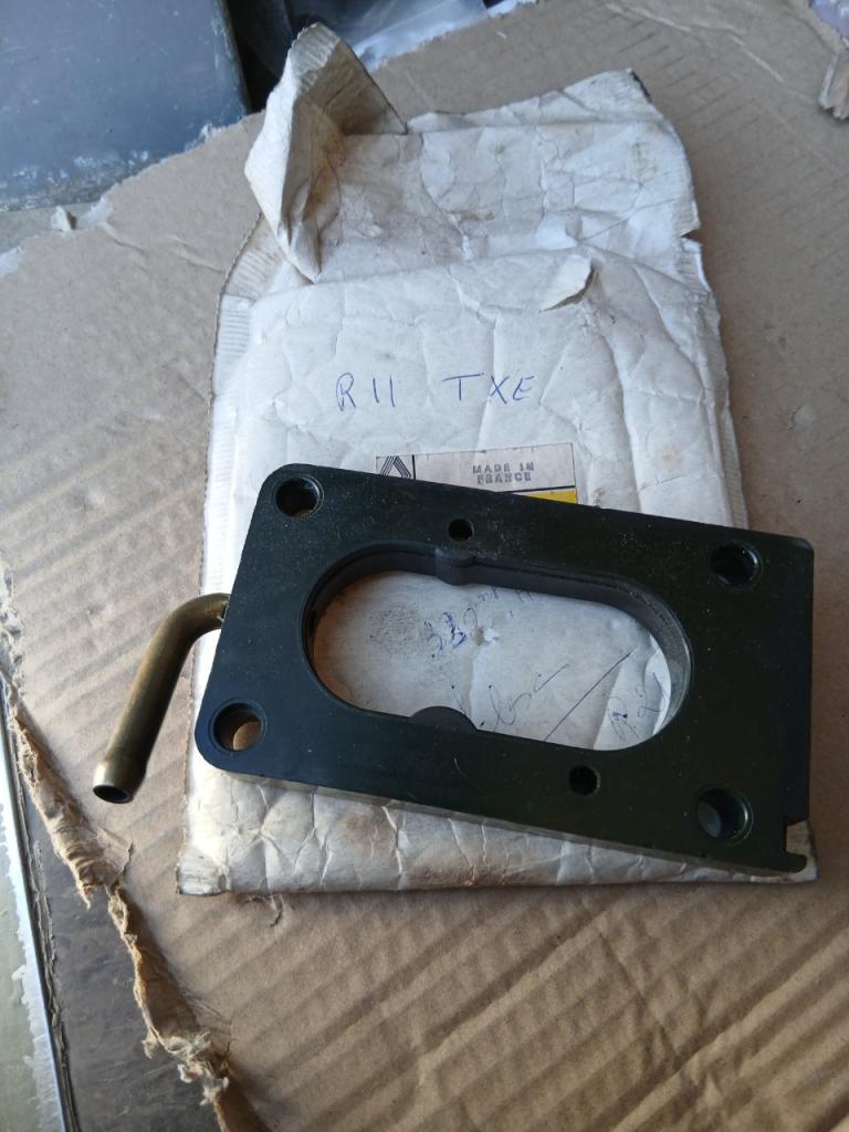 Semelle carburateur RENAULT 11 (R11) Txe LesAnciennes.com