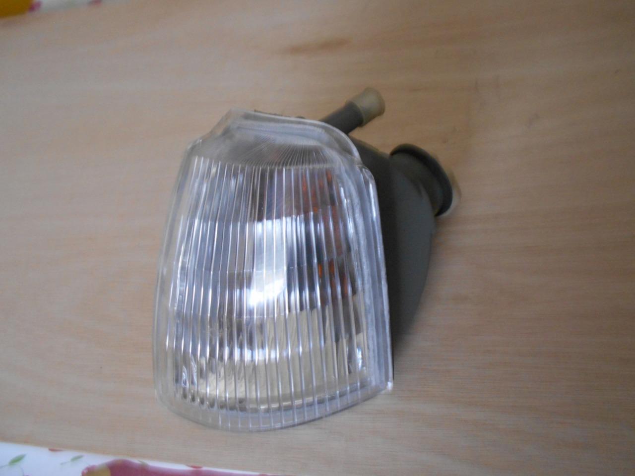 Feux clignotant avant Gauche Renault R19 phase 2 LesAnciennes.com