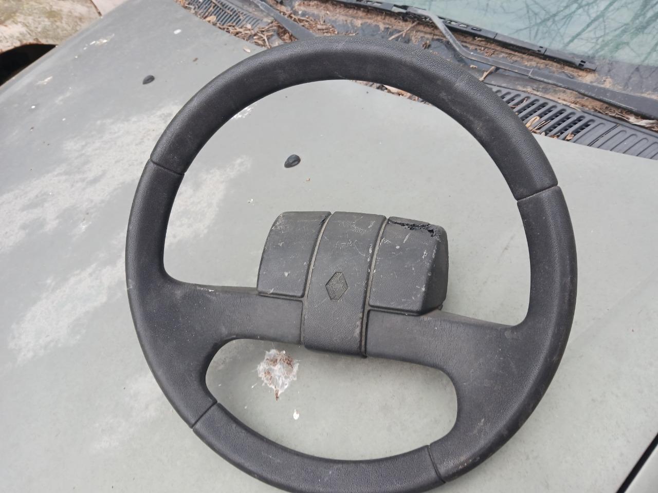 Volant RENAULT 9 (R9) 5 PORTES LesAnciennes.com