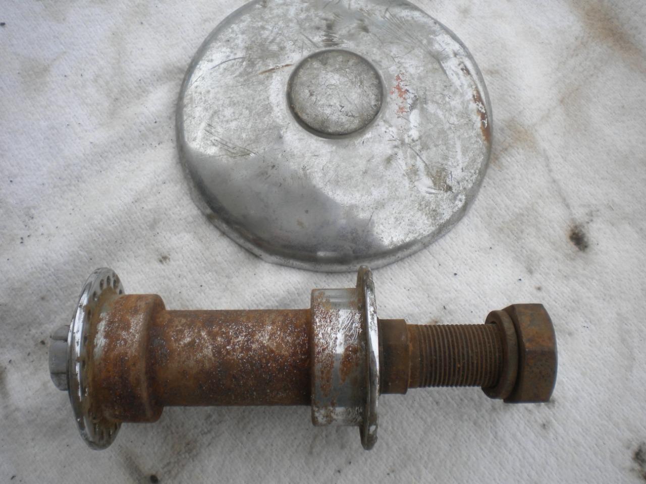Pièces MOYEU DE ROUE side car moto ancienne LesAnciennes.com