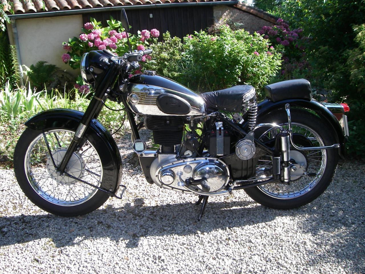 BSA B33 500cm3 - 1953 LesAnciennes.com