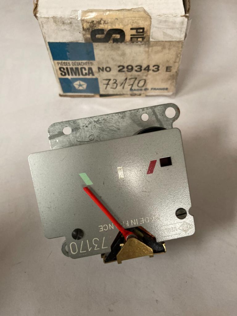 Récepteur essence neuf SIMCA 1301 LesAnciennes.com