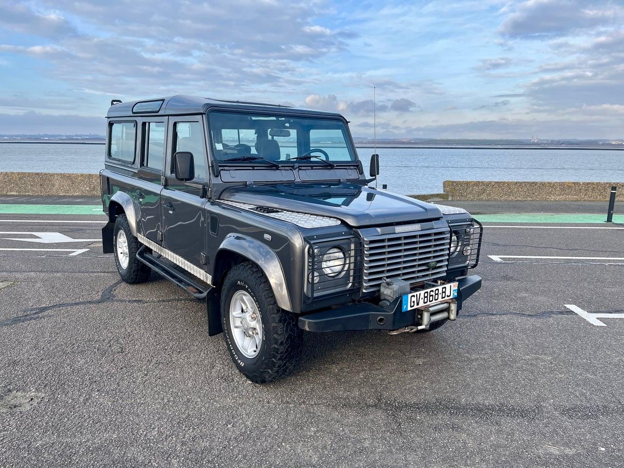 2003 Land Rover Defender 110 TD5 LesAnciennes.com