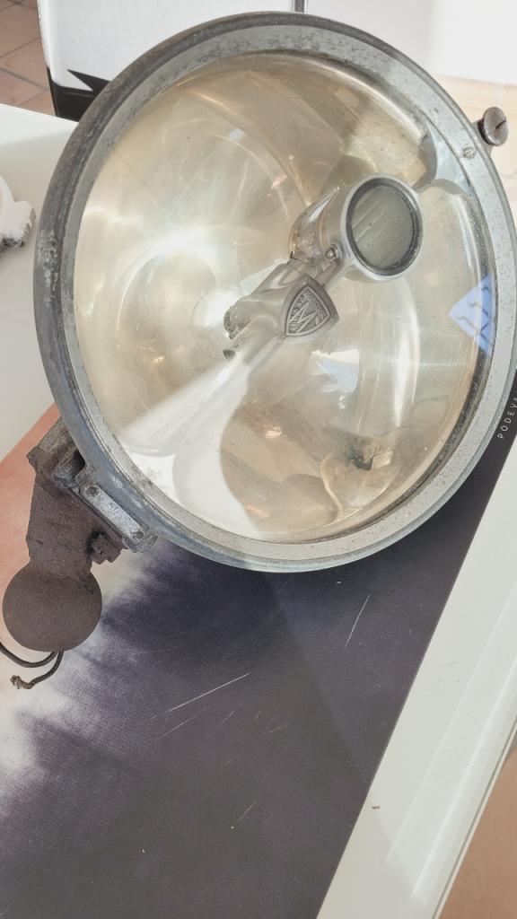 Phare DELAHAYE 134 LesAnciennes.com